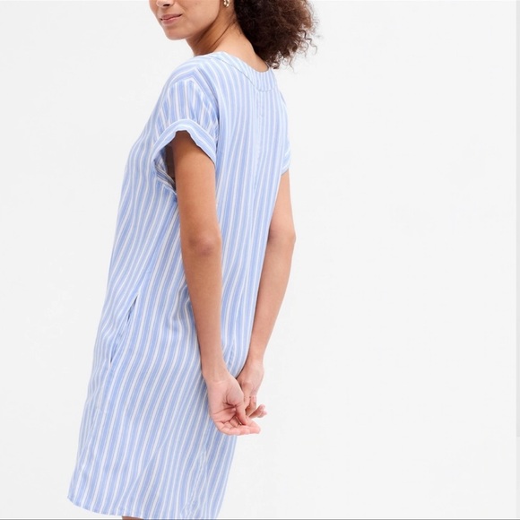 NWT GAP V-Neck Dress Color: Blue Stripe SIZE XTRALARGE FIT - Picture 2 of 3